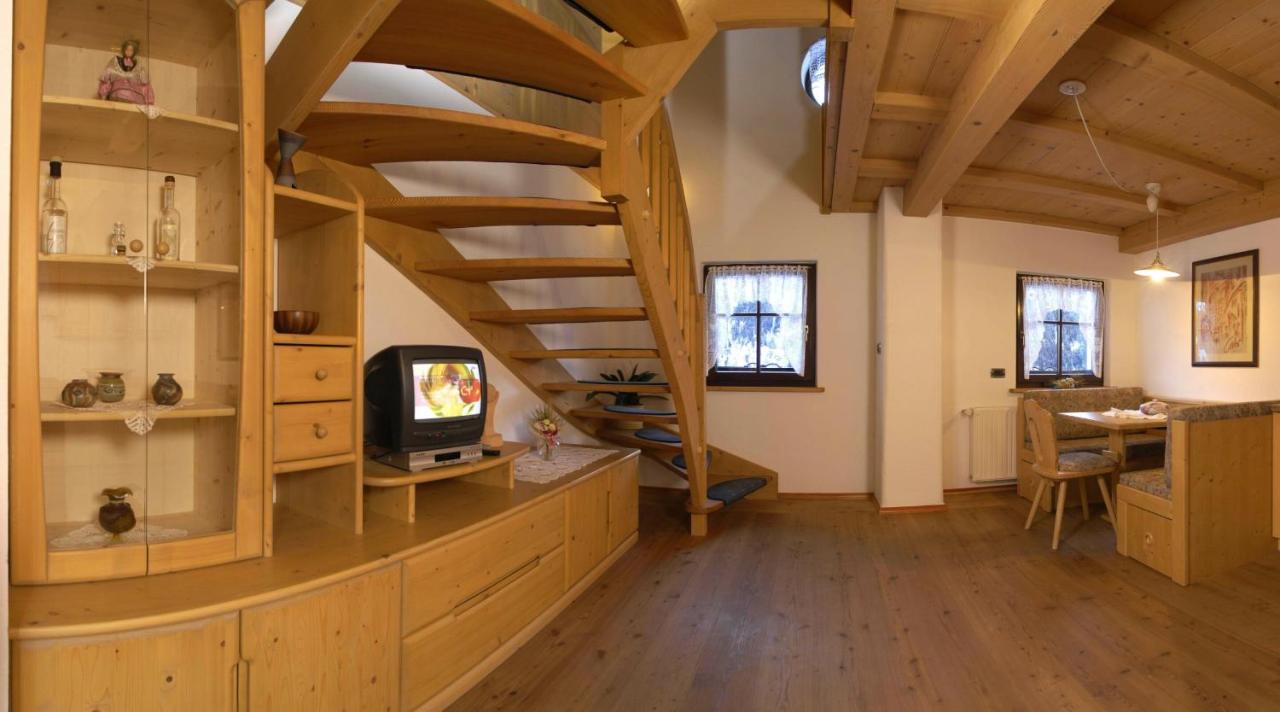 Agriturismo Apartments Tuene 오르띠세이 외부 사진