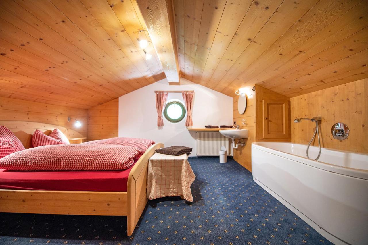 Agriturismo Apartments Tuene 오르띠세이 외부 사진