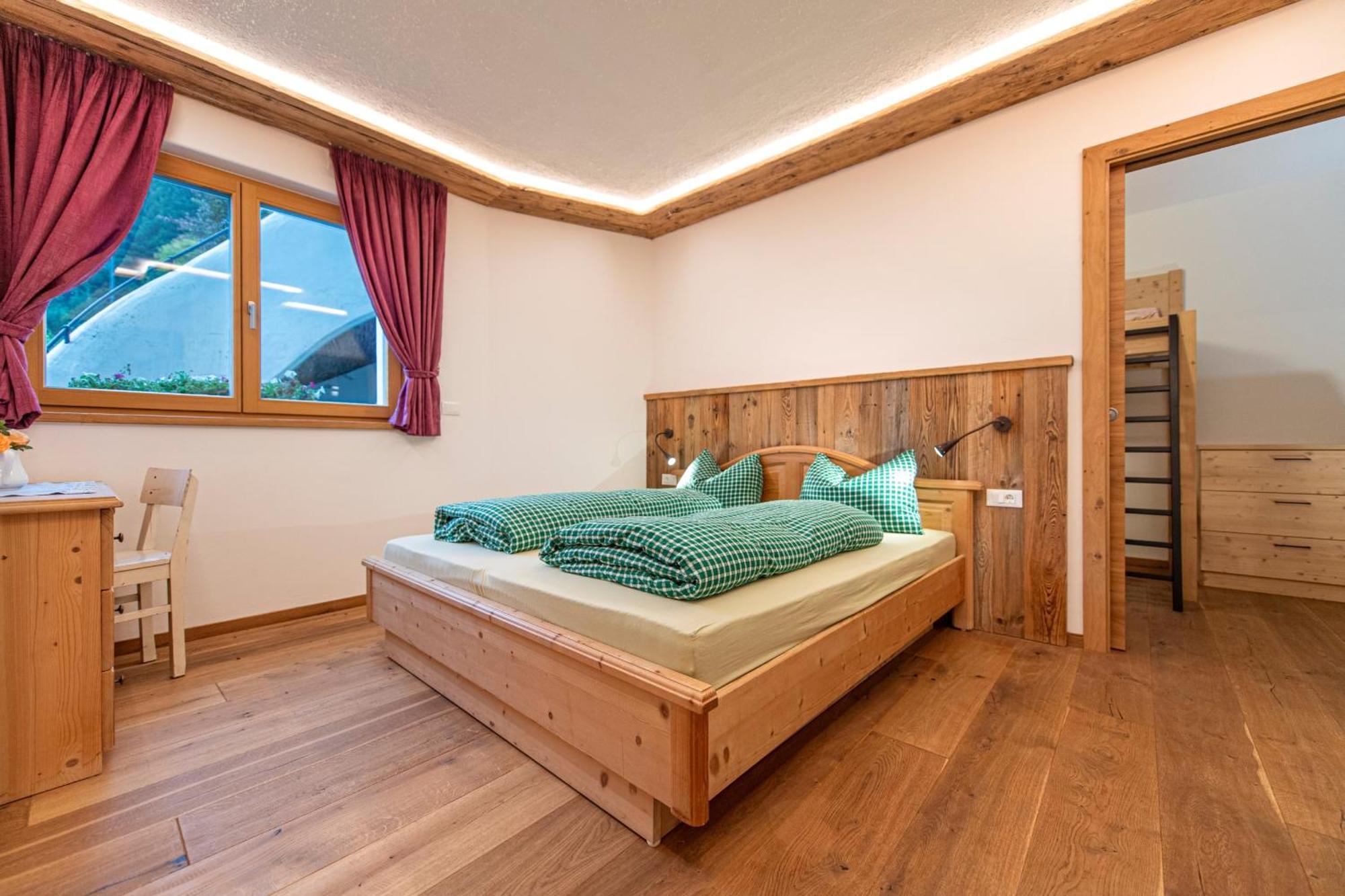Agriturismo Apartments Tuene 오르띠세이 외부 사진